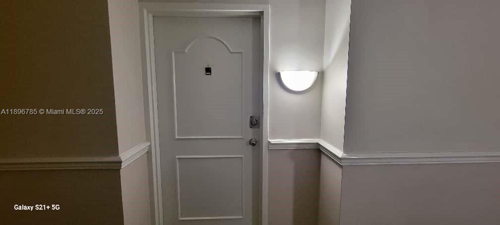 5401 Collins Avenue, Unit 214 Miami Beach, FL 33140 - Photo 6 of 37 a view of a mirror