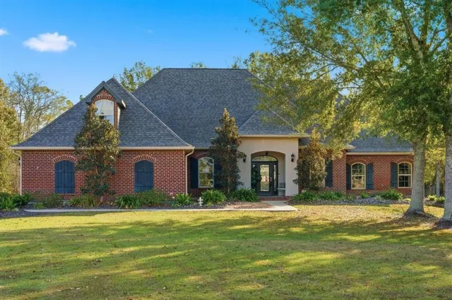 $549,000 | 1467 Hickory Ridge Drive, Lake Charles, LA 70611