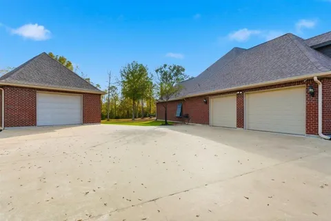 $549,000 | 1467 Hickory Ridge Drive, Lake Charles, LA 70611