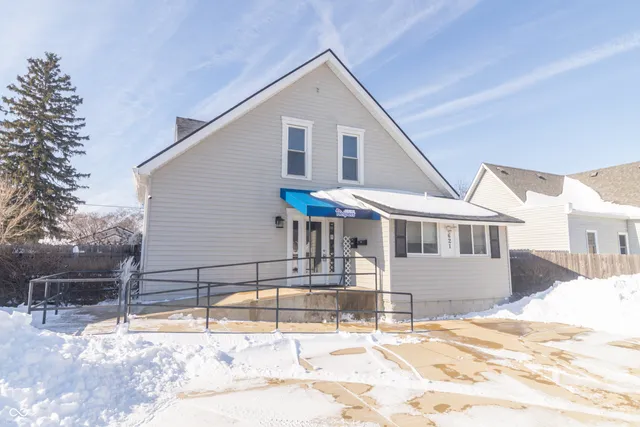 $309,900 | 621 North State Street, Greenfield, IN 46140