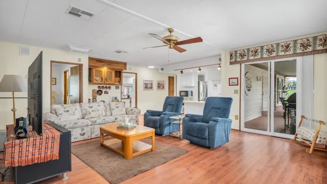 $59,900 | 15500 Bubbling Wells Road, Unit 275, Desert Hot Springs, CA 92240