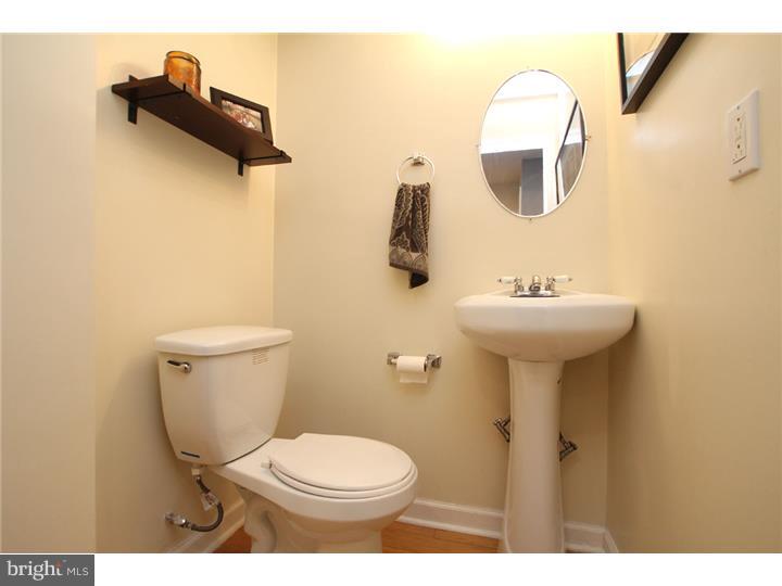 2111 Manton Street Philadelphia, PA 19146 - Photo 12 of 25
