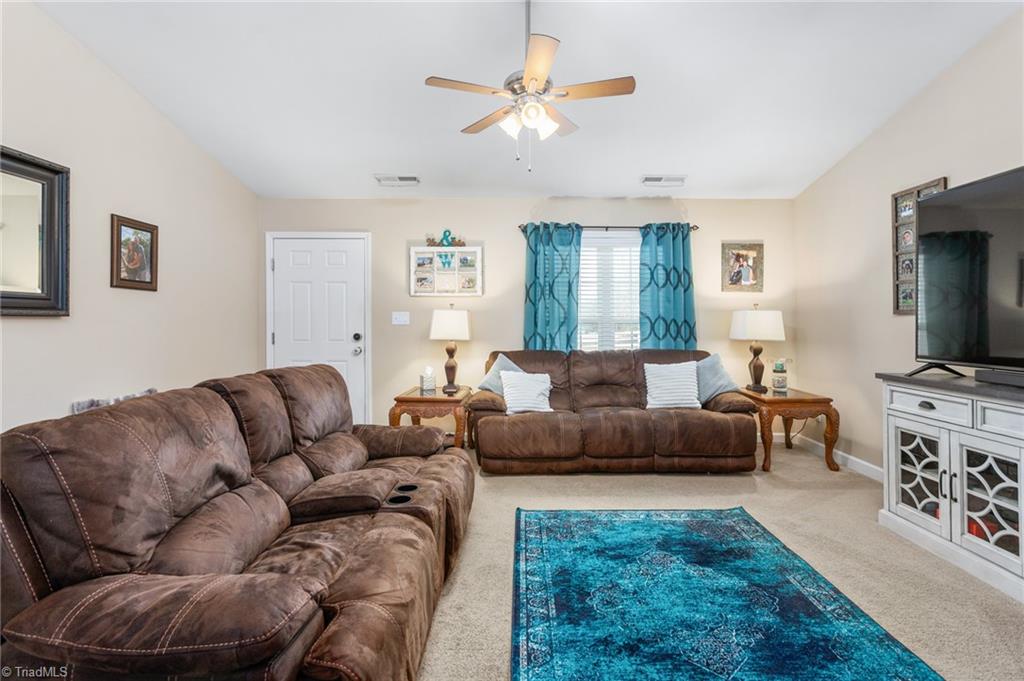 729 Bailey Road Winston-Salem, NC 27107 - Photo 5 of 22