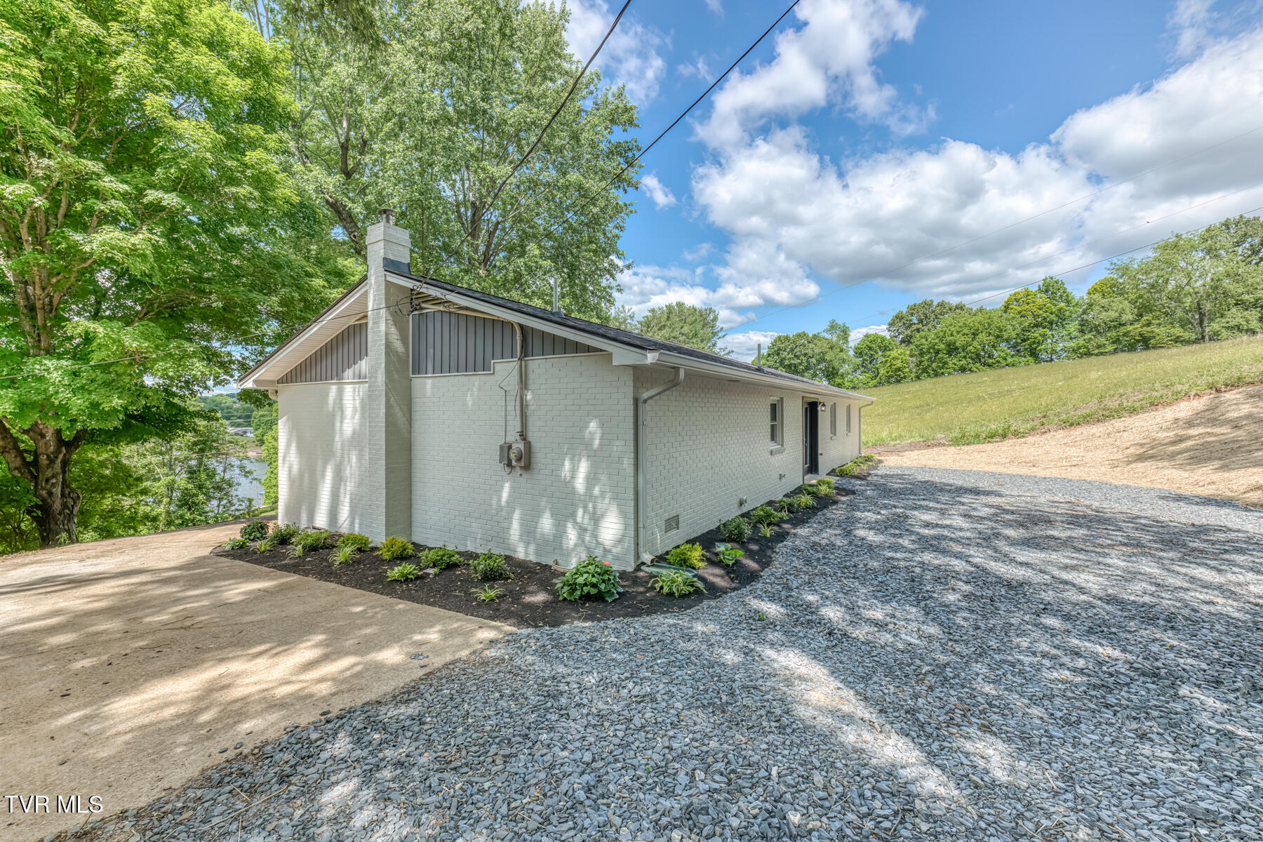 545 J A Hodge Road Piney Flats, TN 37686 - Photo 32 of 43 545 J A Hodge Rd-34