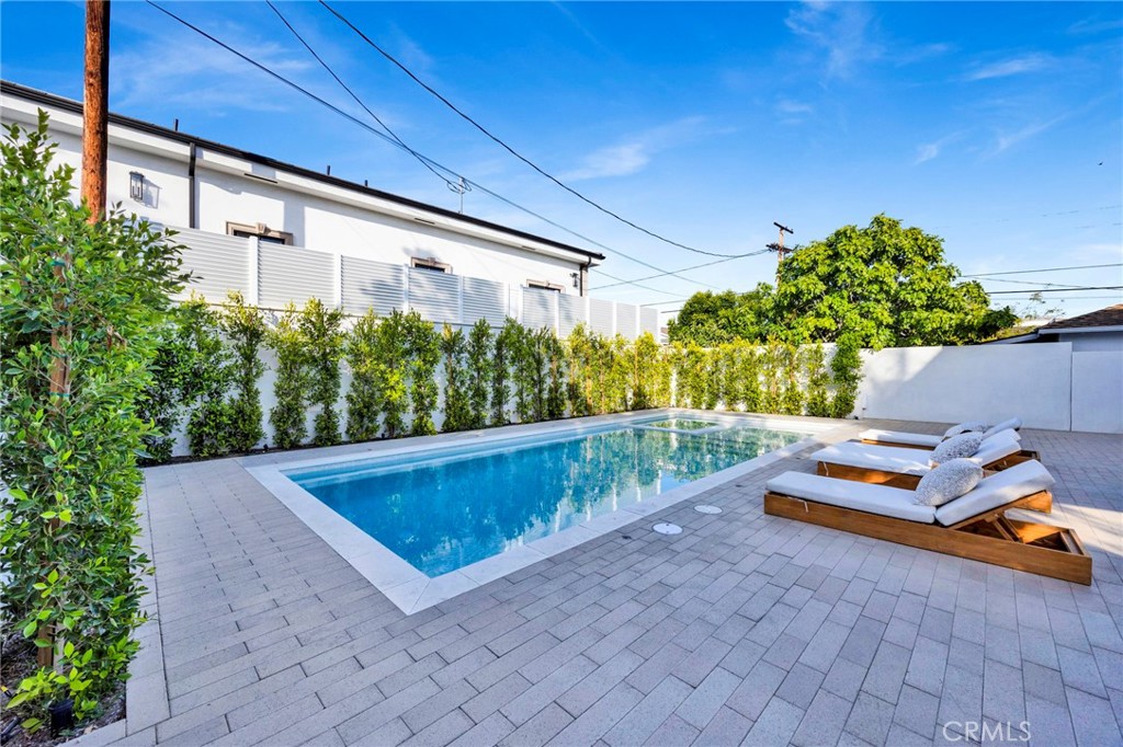 706 South Kenneth Road Burbank, CA 91501 - Photo 14 of 53