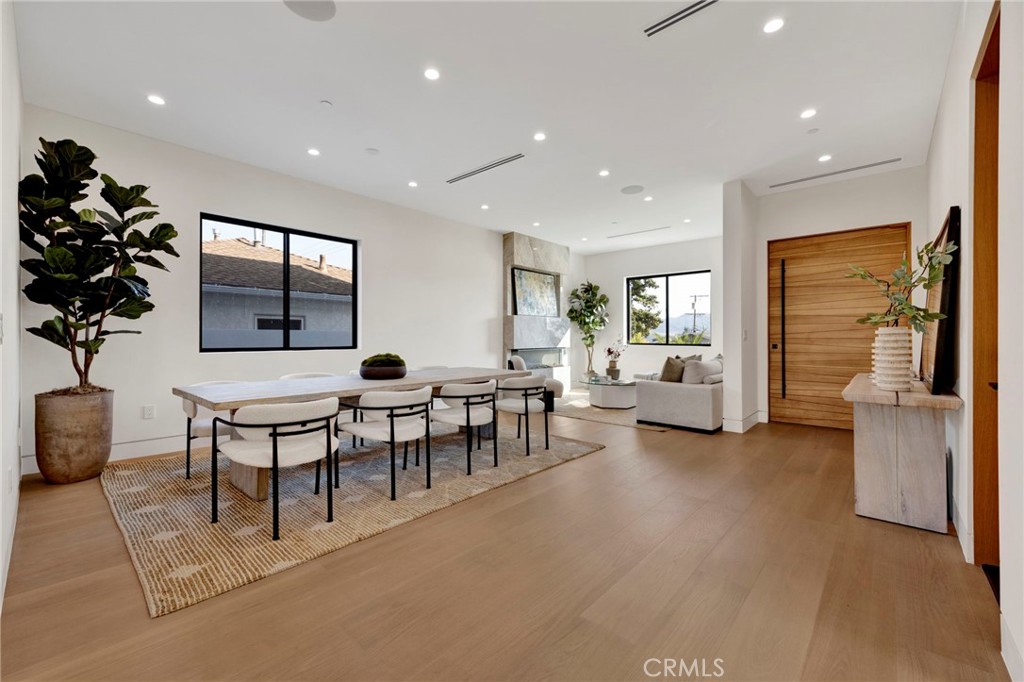 706 South Kenneth Road Burbank, CA 91501 - Photo 15 of 53