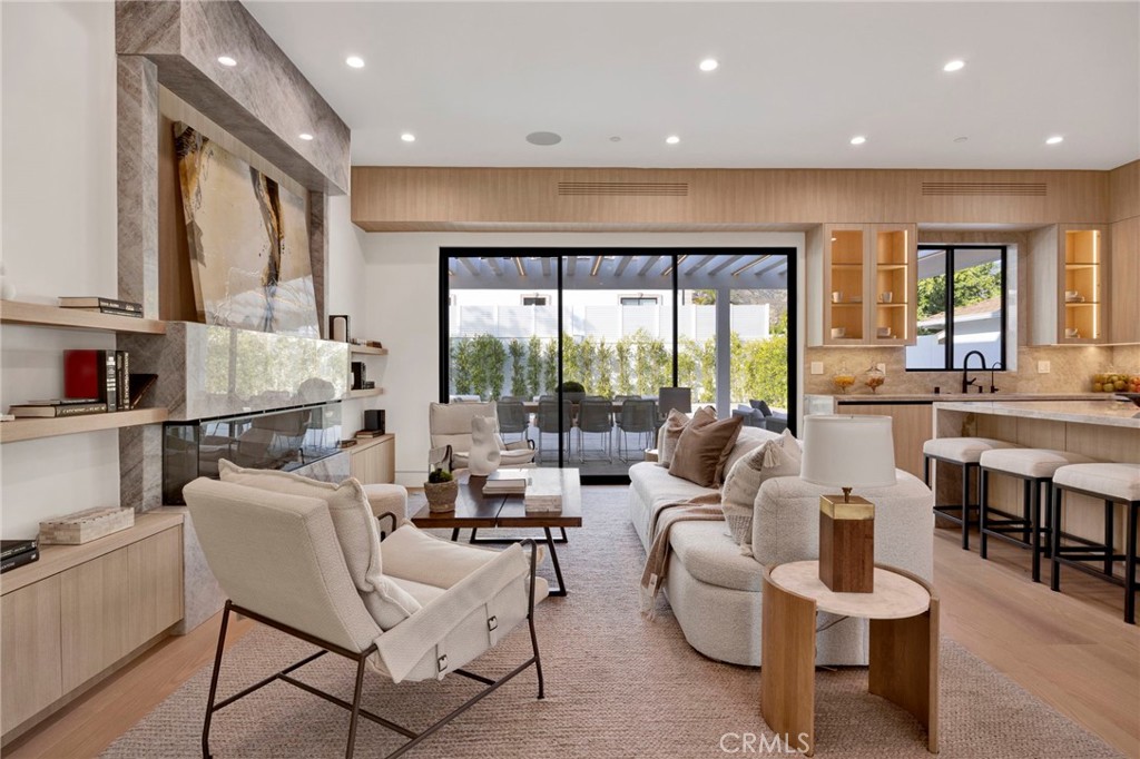 706 South Kenneth Road Burbank, CA 91501 - Photo 22 of 53