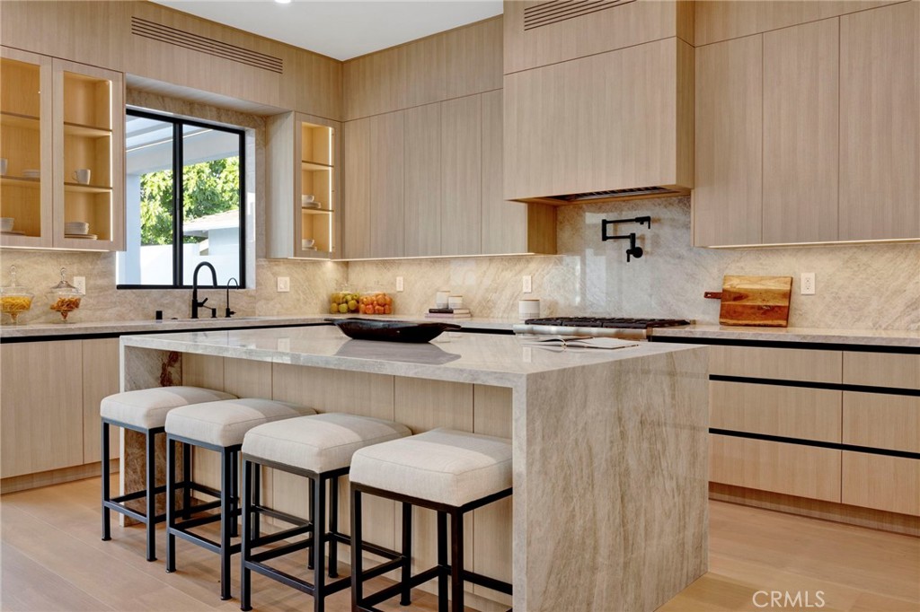 706 South Kenneth Road Burbank, CA 91501 - Photo 24 of 53