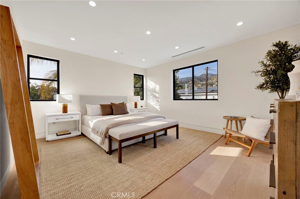 706 South Kenneth Road Burbank, CA 91501 - Photo 33 of 53