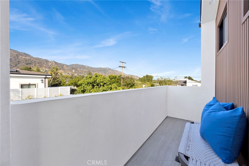 706 South Kenneth Road Burbank, CA 91501 - Photo 39 of 53