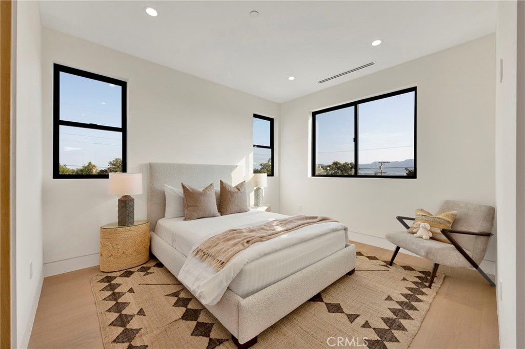 706 South Kenneth Road Burbank, CA 91501 - Photo 40 of 53