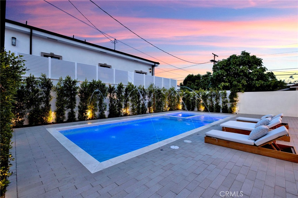 706 South Kenneth Road Burbank, CA 91501 - Photo 7 of 53