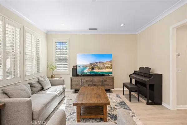 $1,690,000 | 107 Overbrook, Irvine, CA 92620