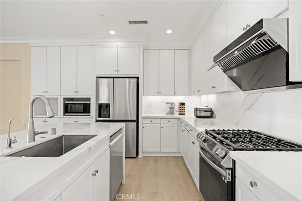 $1,690,000 | 107 Overbrook, Irvine, CA 92620