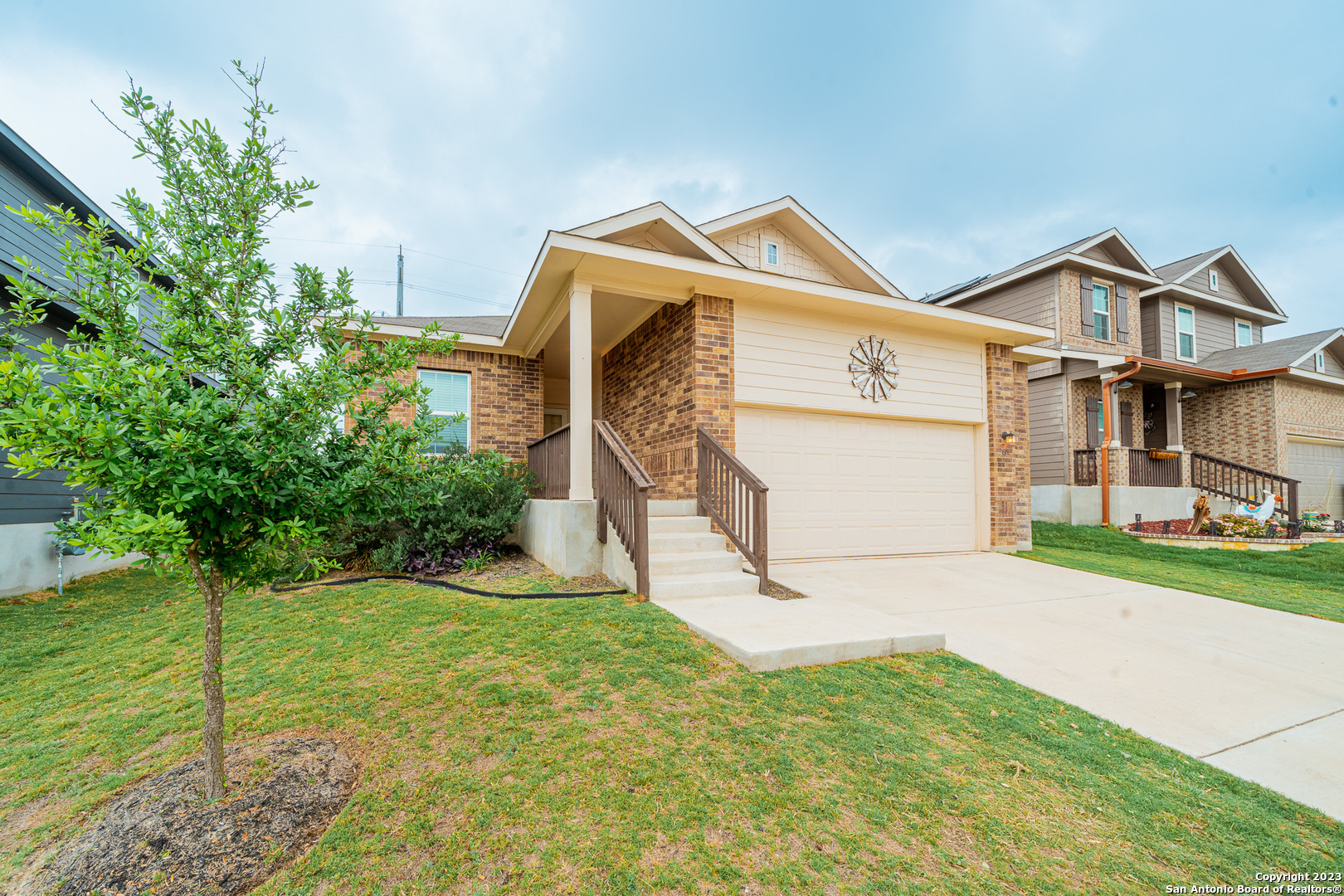 347 Hunters Ranch East San Antonio, TX 78253 - Photo 3 of 34