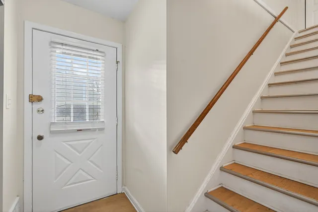 $299,900 | 455 Kennedy Place, Vernon Hills, IL 60061