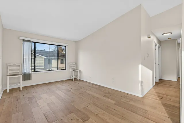 $299,900 | 455 Kennedy Place, Vernon Hills, IL 60061