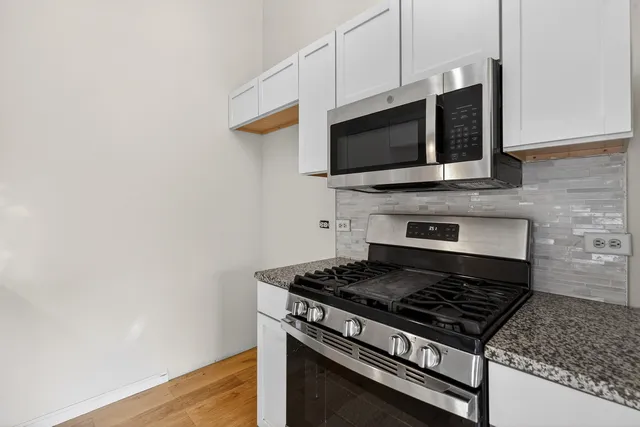 $299,900 | 455 Kennedy Place, Vernon Hills, IL 60061