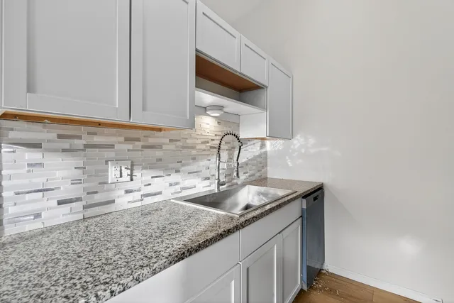 $299,900 | 455 Kennedy Place, Vernon Hills, IL 60061