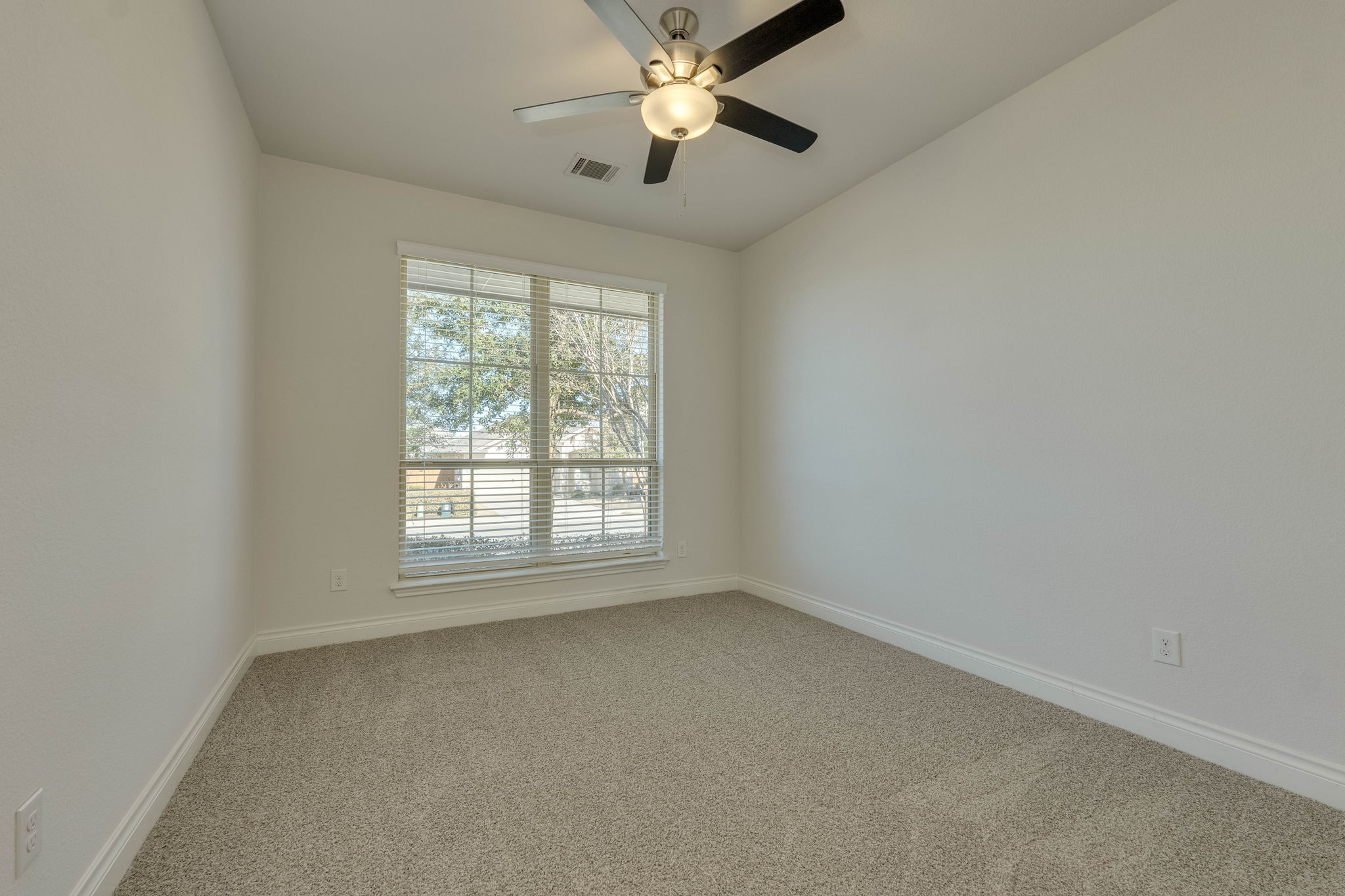 337 Crossvine Trail Georgetown, TX 78626 - Photo 5 of 35