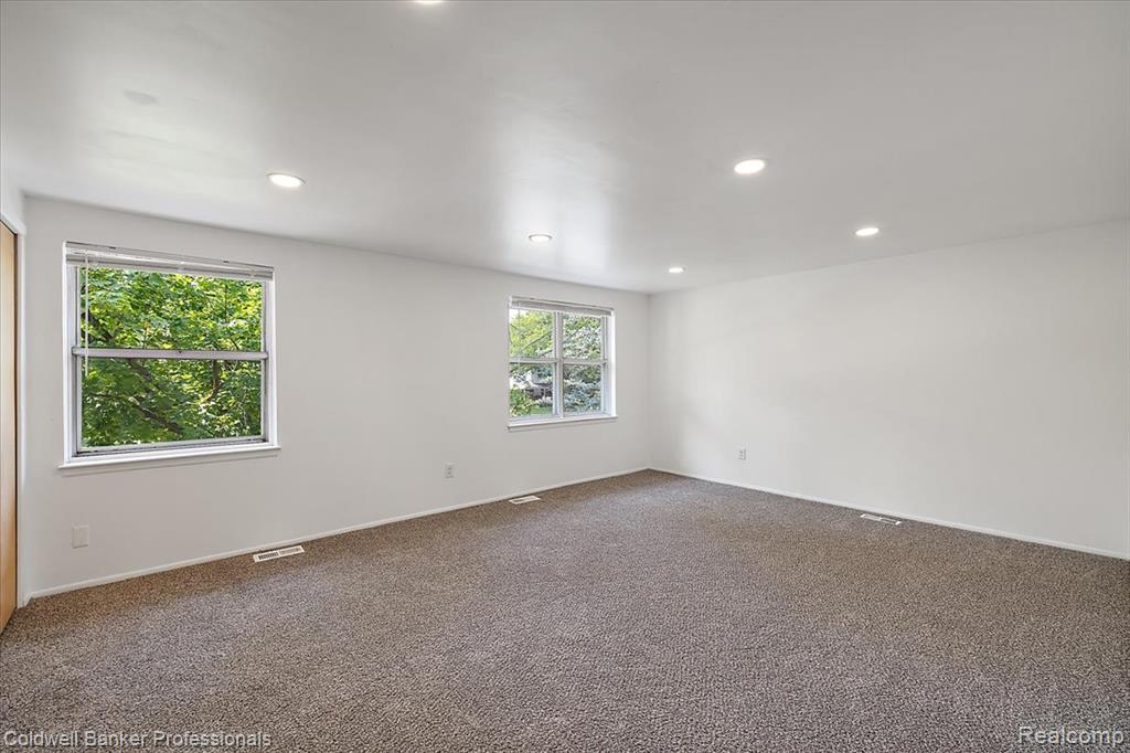 16262 Wayne Road Livonia, MI 48154 - Photo 35 of 44
