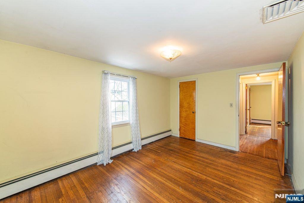 567 Windsor Road Wood-Ridge, NJ 07075 - Photo 11 of 33