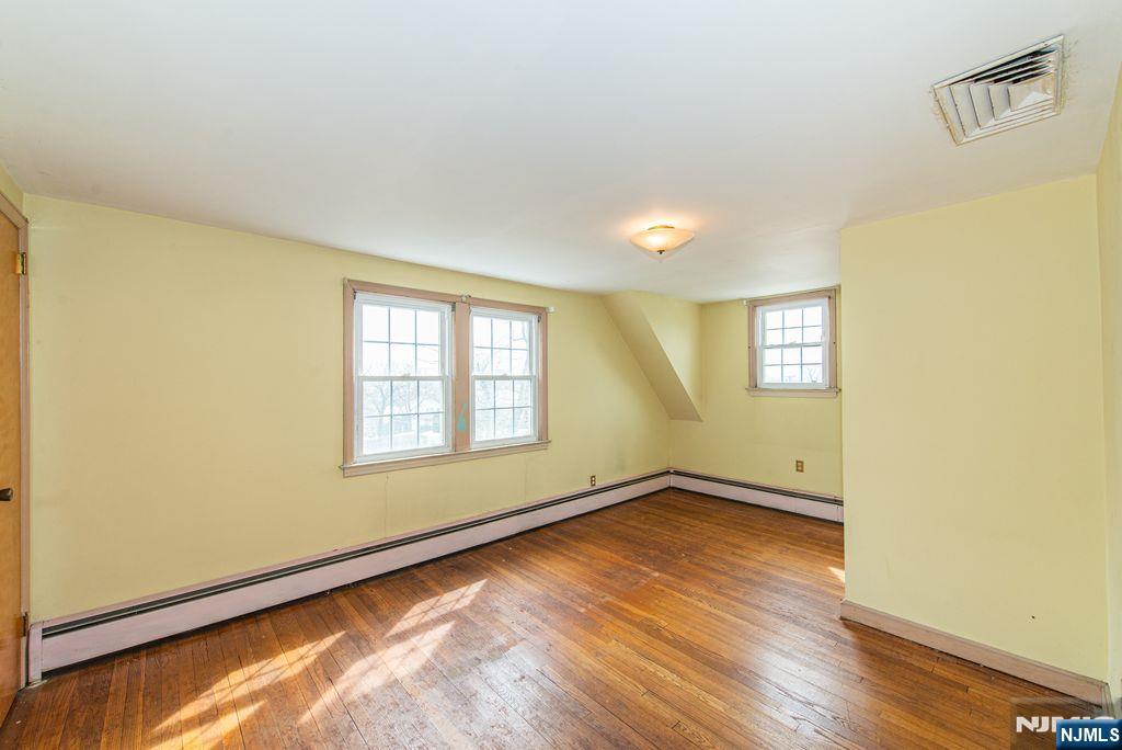 567 Windsor Road Wood-Ridge, NJ 07075 - Photo 12 of 33