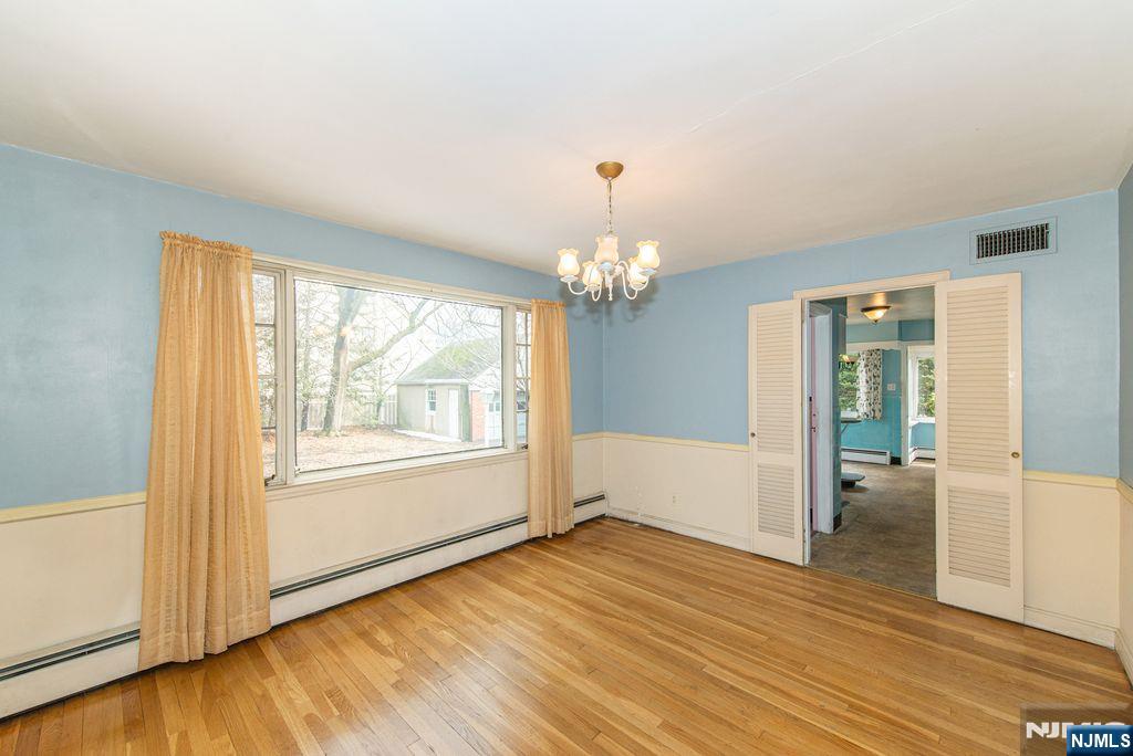 567 Windsor Road Wood-Ridge, NJ 07075 - Photo 15 of 33