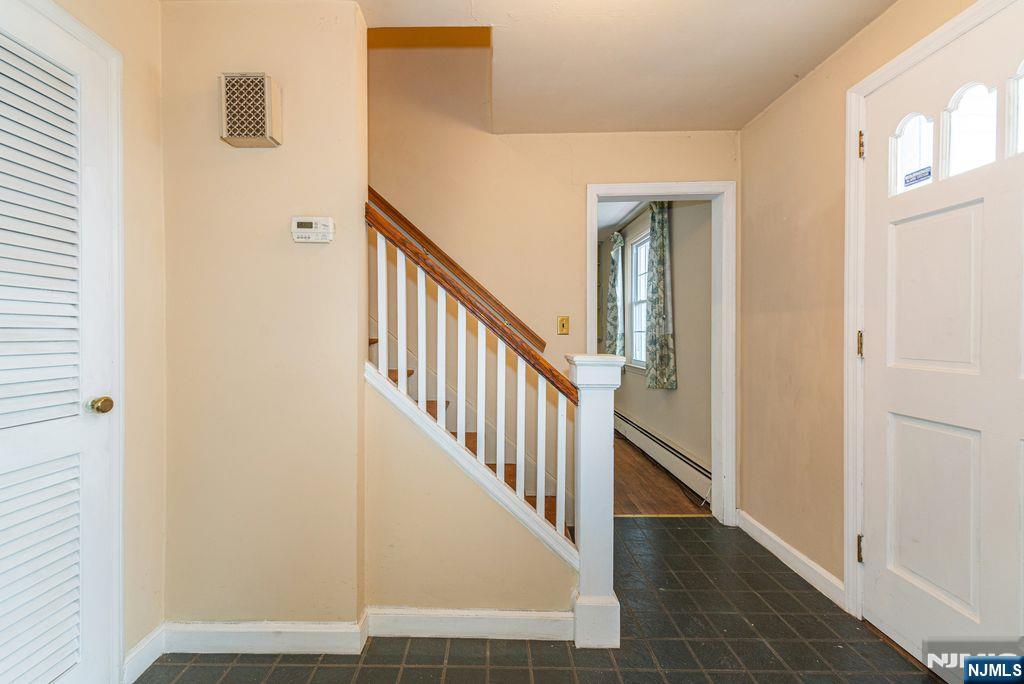 567 Windsor Road Wood-Ridge, NJ 07075 - Photo 17 of 33