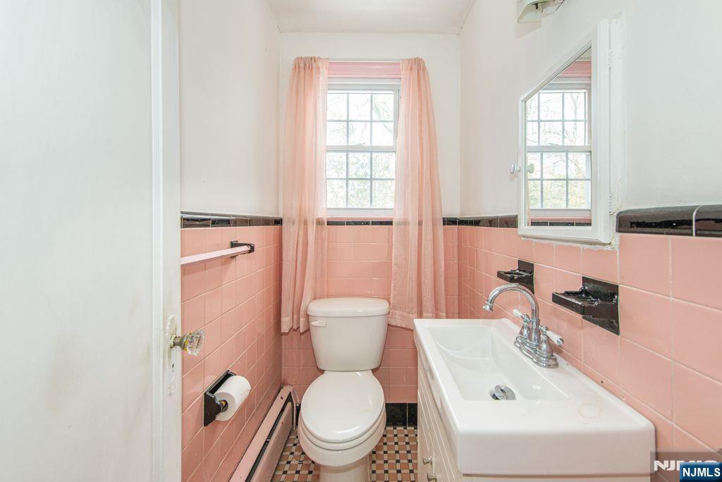 567 Windsor Road Wood-Ridge, NJ 07075 - Photo 23 of 33