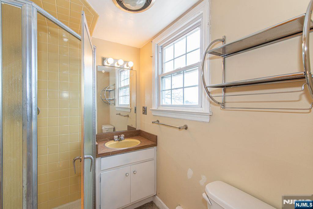 567 Windsor Road Wood-Ridge, NJ 07075 - Photo 24 of 33