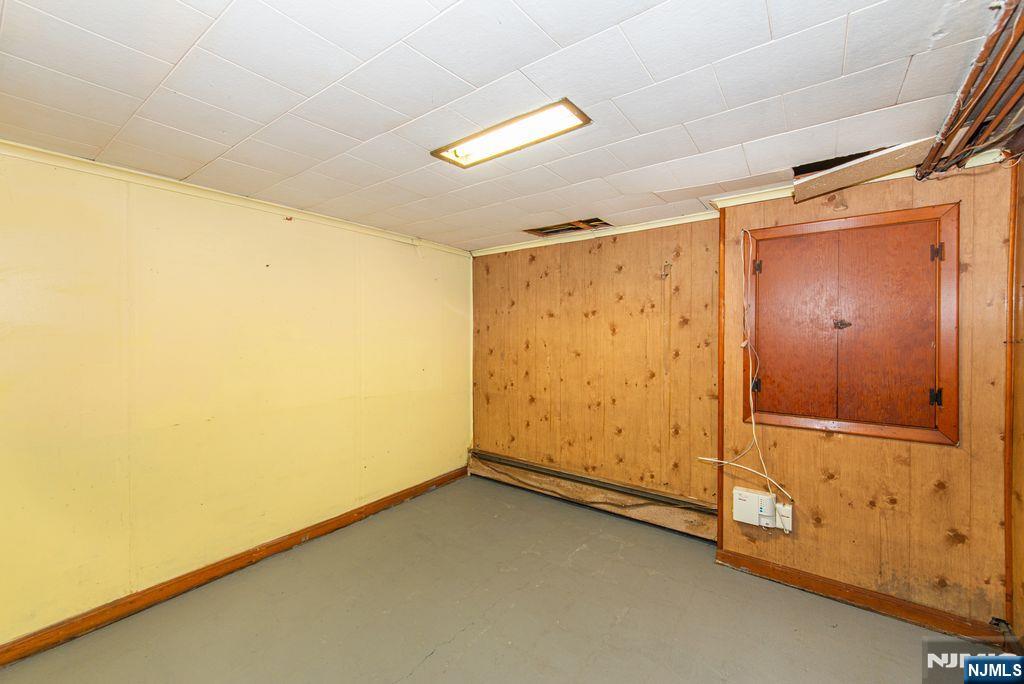 567 Windsor Road Wood-Ridge, NJ 07075 - Photo 29 of 33