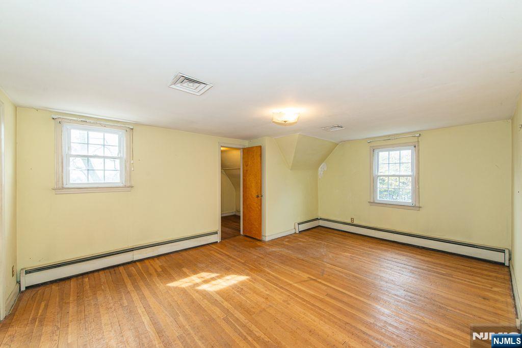 567 Windsor Road Wood-Ridge, NJ 07075 - Photo 8 of 33