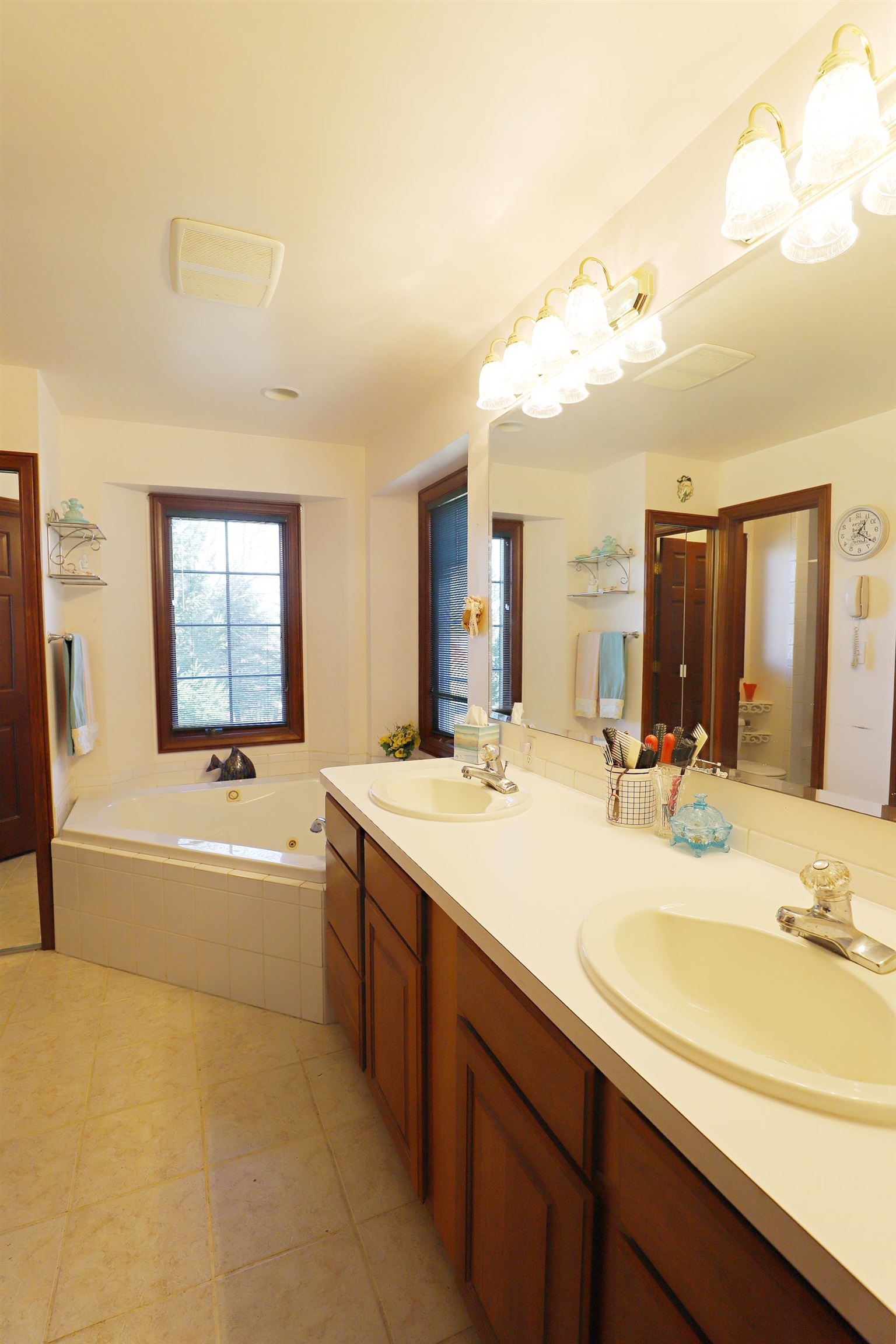 8066 South Vernon Road Durand, MI 48429 - Photo 17 of 42 50172365-6beb2560-b185-407f-b980-fac2862669d2.JPG