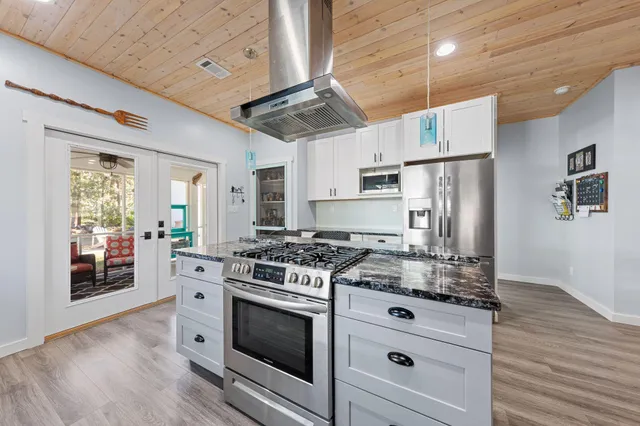 $715,000 | 236 Bayou Circle, Freeport, FL 32439