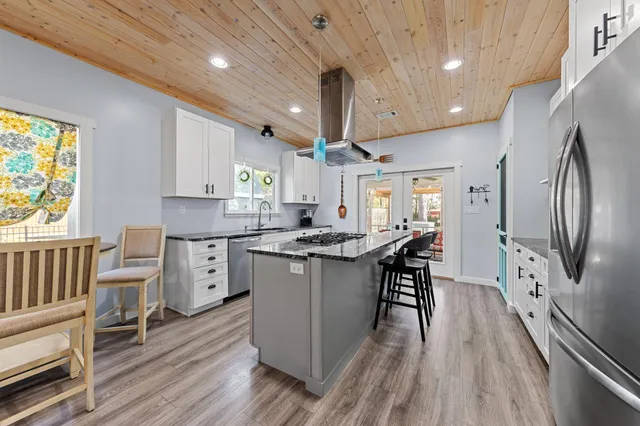 $715,000 | 236 Bayou Circle, Freeport, FL 32439