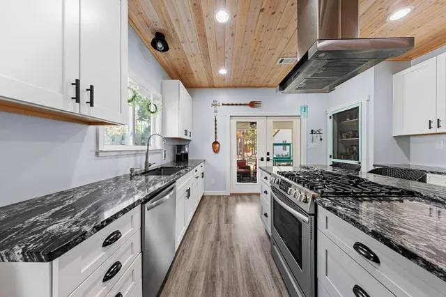 $715,000 | 236 Bayou Circle, Freeport, FL 32439