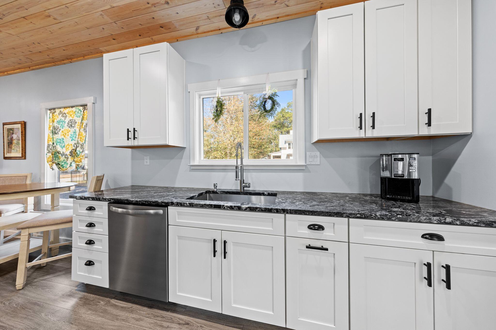 236 Bayou Circle Freeport, FL 32439 - Photo 8 of 43 Moore Media_15