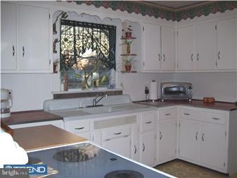 651 Edinburg Road Hamilton, NJ 08619 - Photo 7 of 12 Kitchen