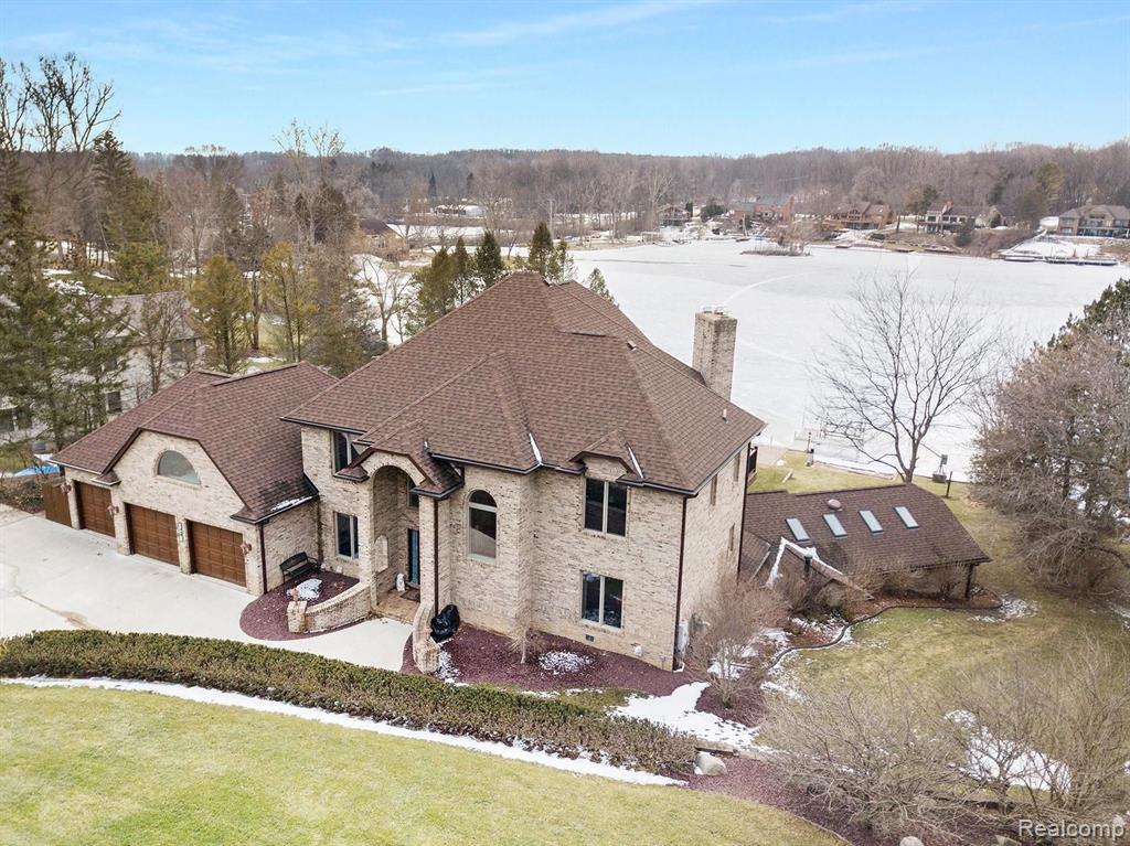7041 Linden Road Fenton, MI 48430 - Photo 1 of 38