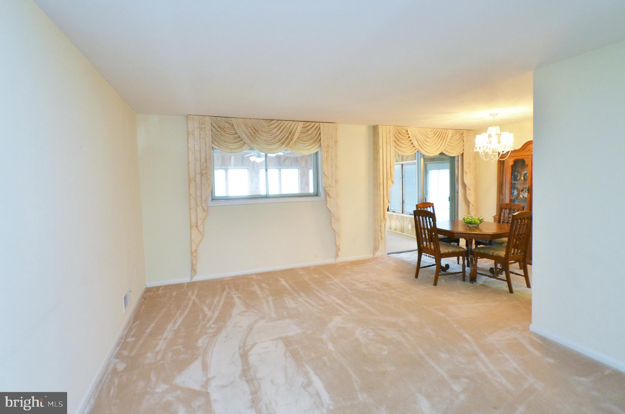 4313 Franconia Road Alexandria, VA 22310 - Photo 17 of 42 Living Room