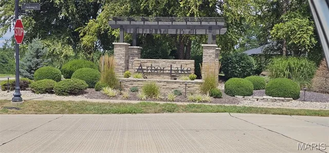 $84,900 | 3609 South Arbor Lake Drive, Edwardsville, IL 62025