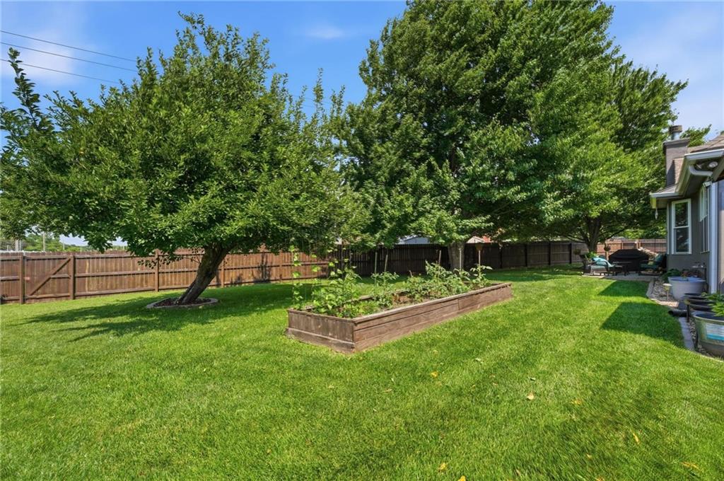 820 Southwest Benjamin Circle Lee's Summit, MO 64081 - Photo 34 of 37