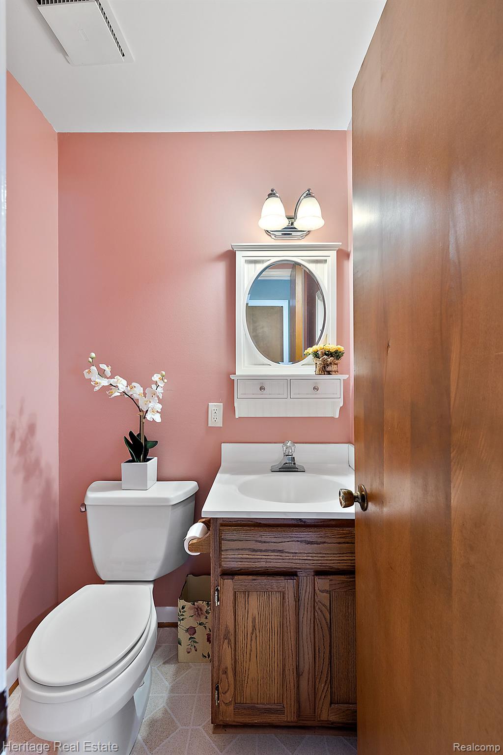7756 Holcomb Road Clarkston, MI 48348 - Photo 20 of 36 Main level half bath