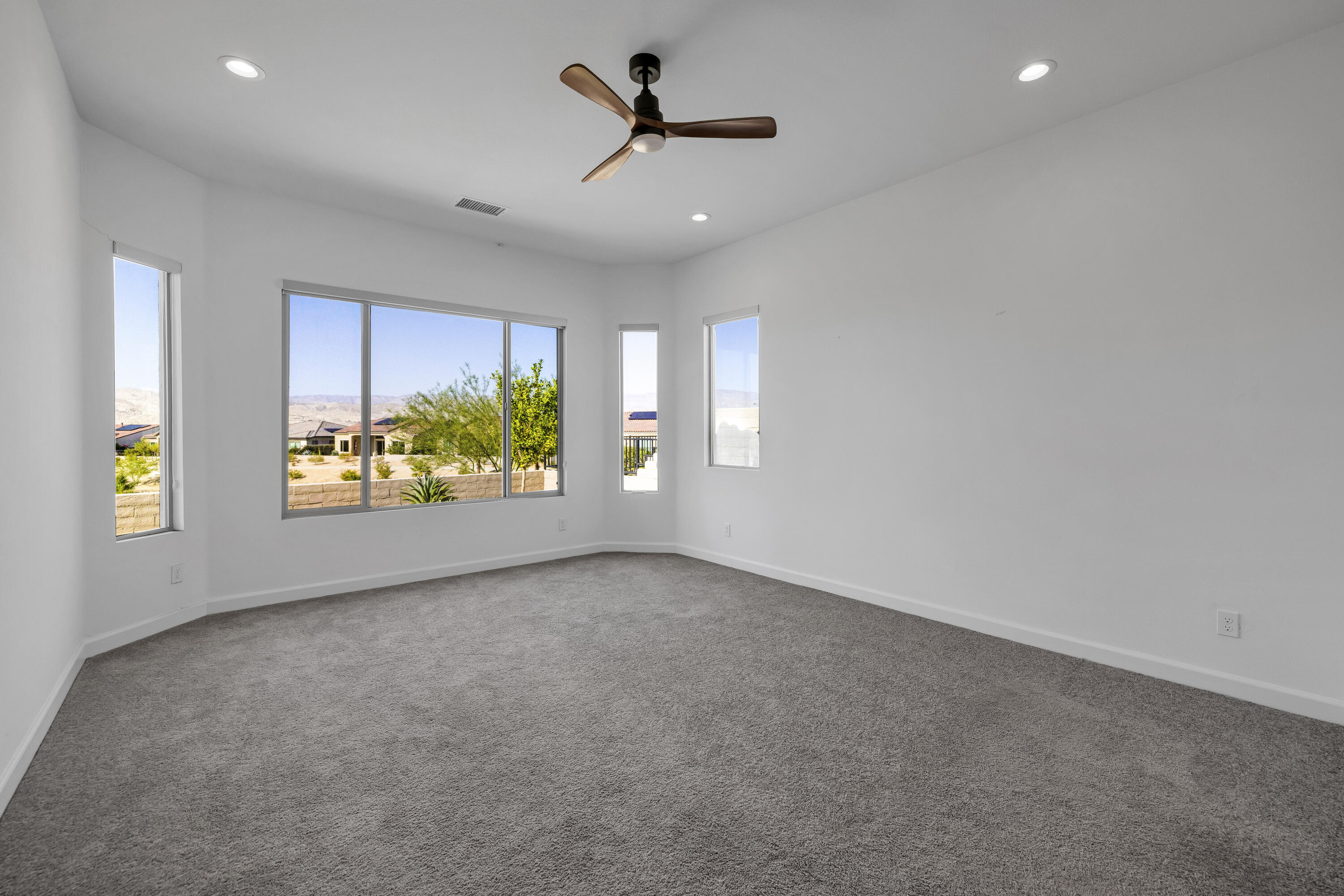 87 Zinfandel Rancho Mirage, CA 92270 - Photo 22 of 68 Primary Bedroom