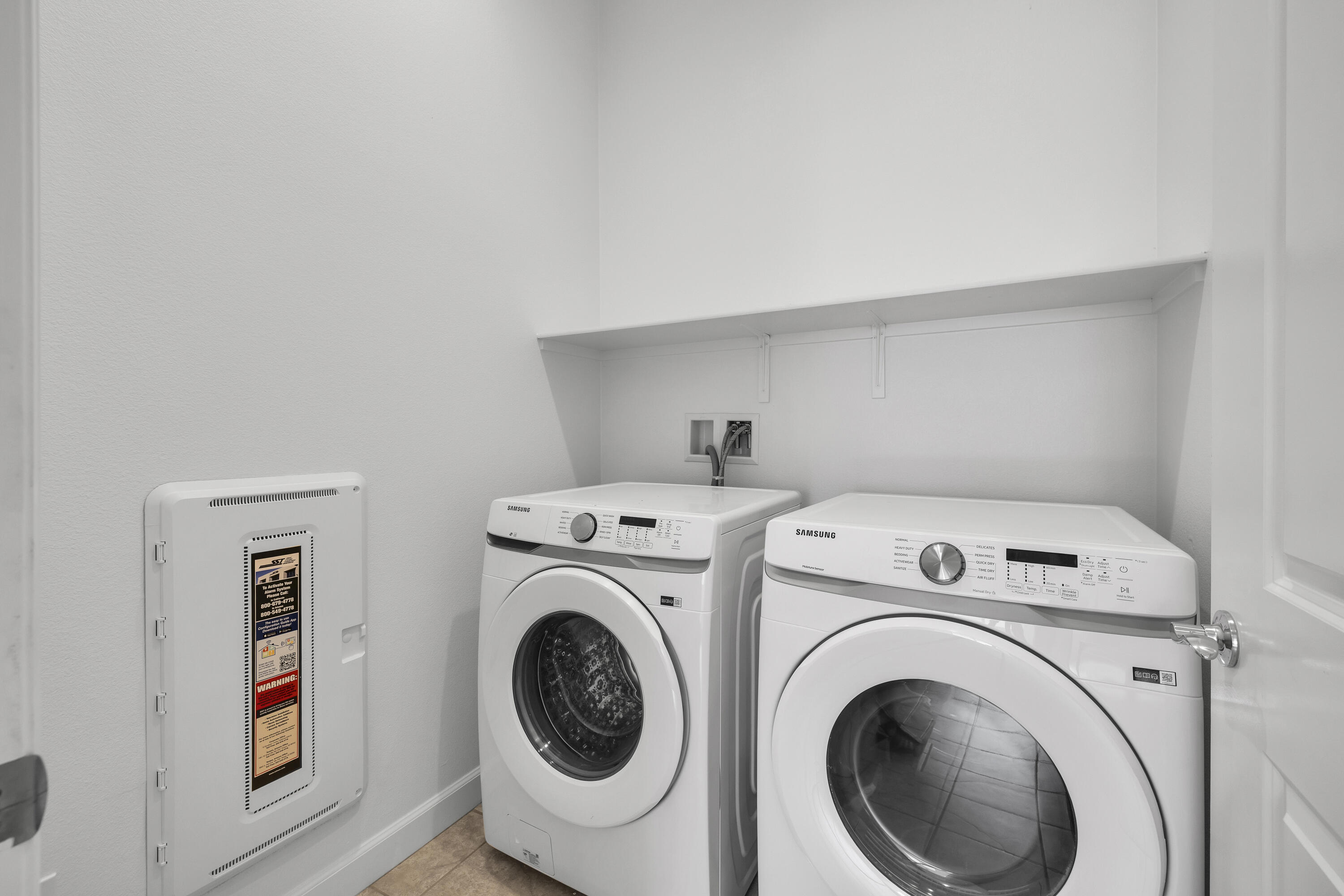 87 Zinfandel Rancho Mirage, CA 92270 - Photo 35 of 68 Laundry Room