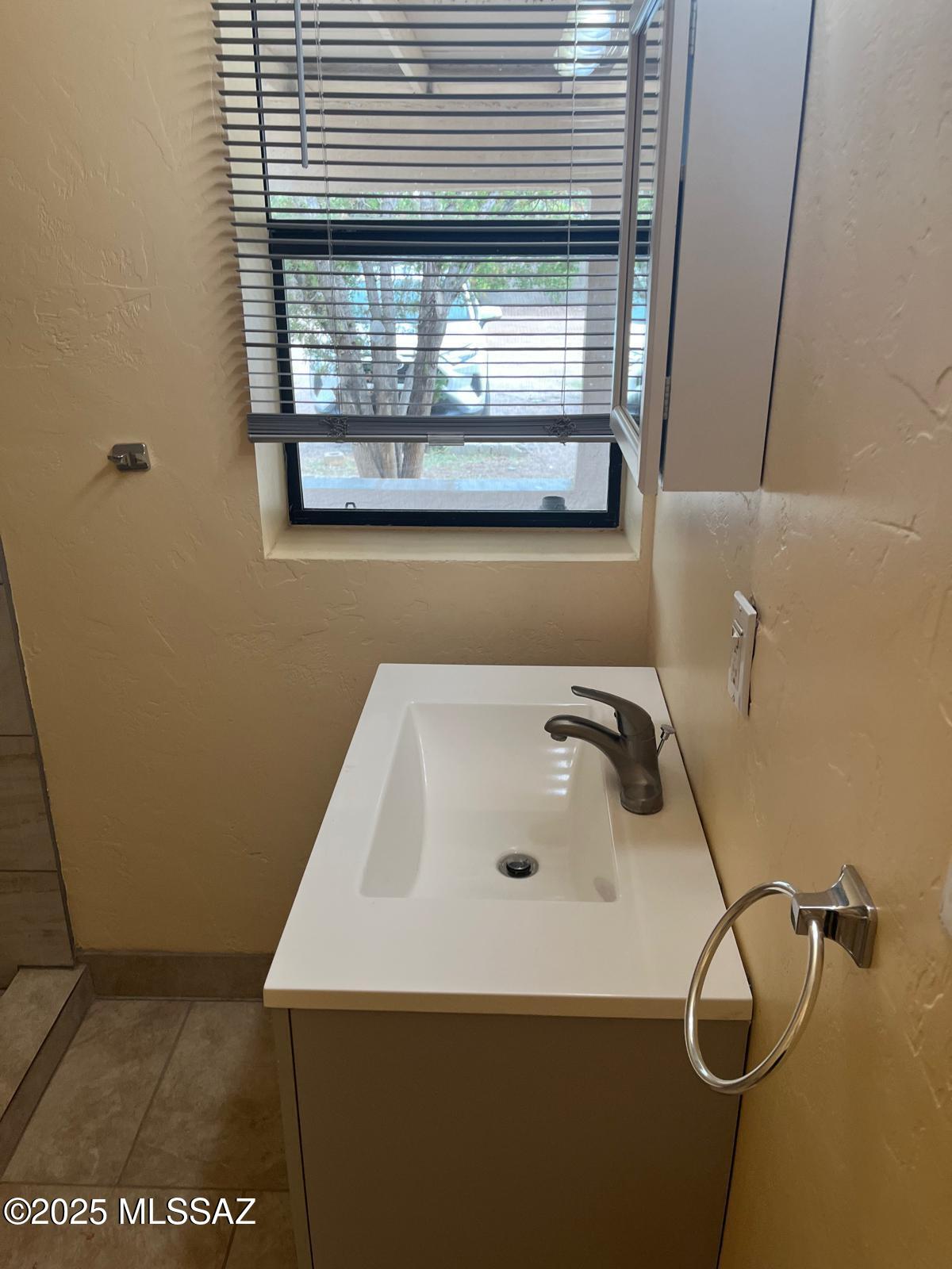 345 East Teton Road, Unit 2 Tucson, AZ 85756 - Photo 9 of 18 PHOTO-2025-11-18-20-28-29_6