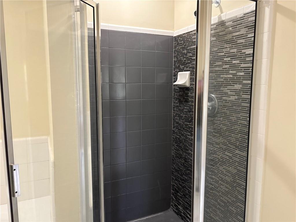 3636 Habersham Road Northwest, Unit 1401 Atlanta, GA 30305 - Photo 9 of 27