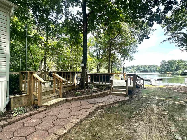 $225,000 | 2030 Gierten Road, Centralia, IL 62801