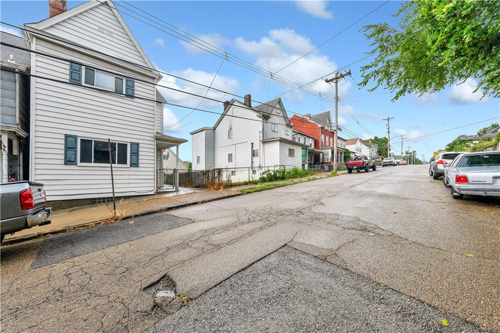 729 Boquet Street McKees Rocks, PA 15136 - Photo 3 of 17 Gallery Image 3
